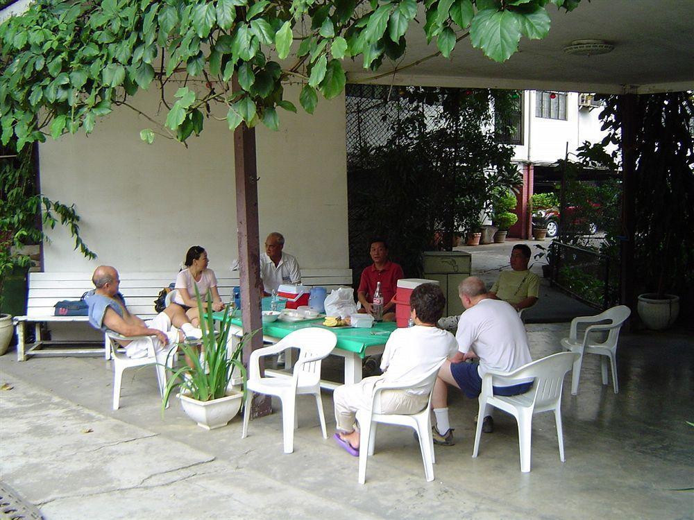 Reddoorz At Broadway Court Apartelle Bandar Quezon Luaran gambar